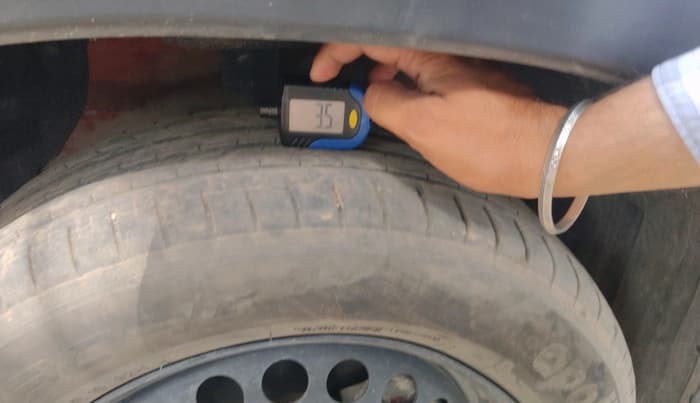 2018 Maruti Vitara Brezza VDI, Diesel, Manual, 1,86,310 km, tyre