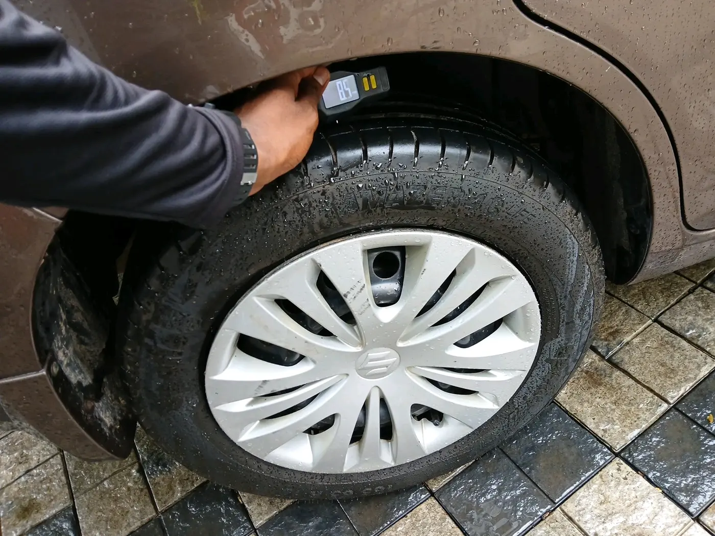 2012 Maruti Ertiga VDI, Diesel, Manual, 1,07,979 km, tyre