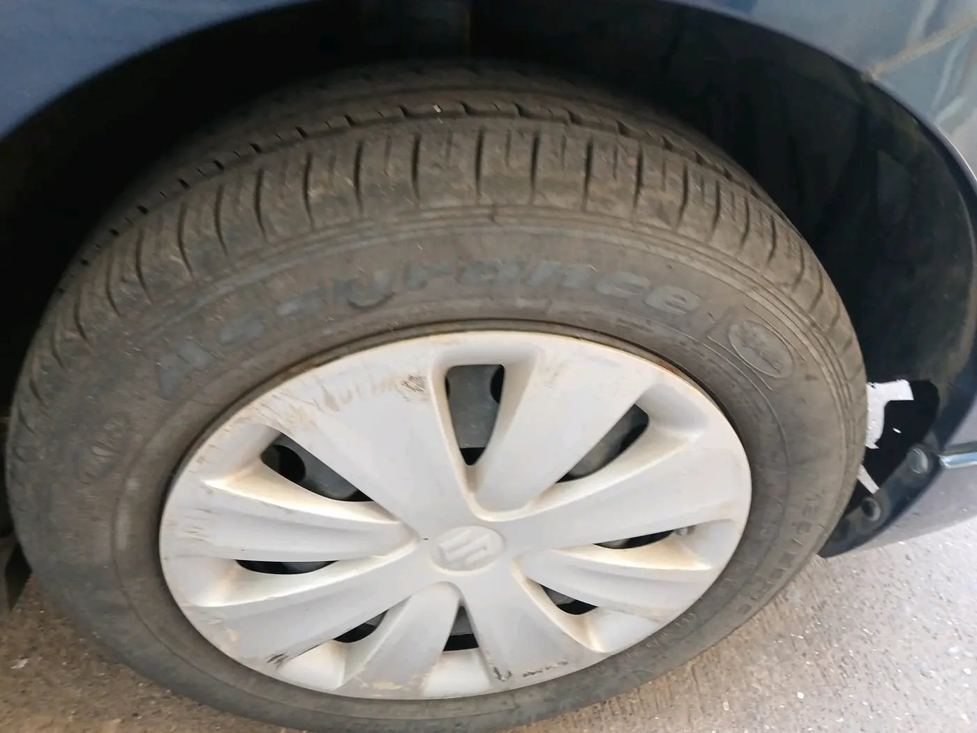 2017 Maruti Ertiga VXI CNG, CNG, Manual, 49,595 km, tyre