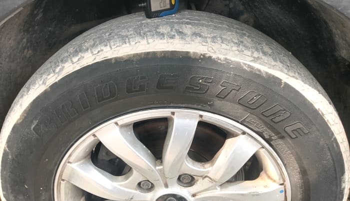 2019 Mahindra XUV500 W7, Diesel, Manual, 1,30,362 km, tyre