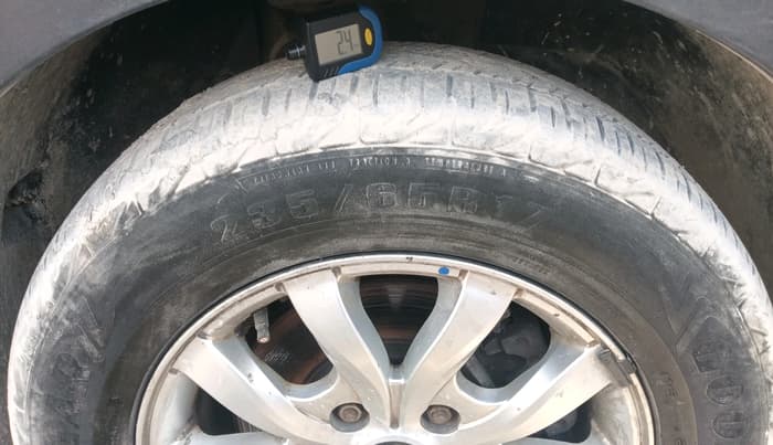 2019 Mahindra XUV500 W7, Diesel, Manual, 1,30,362 km, tyre