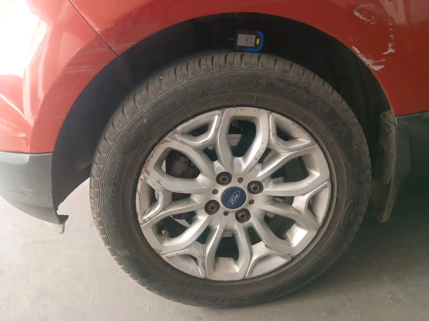 2013 Ford Ecosport TITANIUM 1.5L DIESEL, Diesel, Manual, 1,31,721 km, tyre