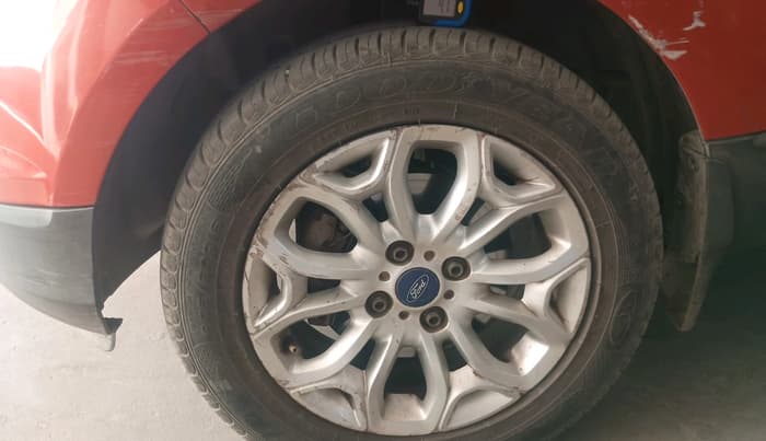 2013 Ford Ecosport TITANIUM 1.5L DIESEL, Diesel, Manual, 1,31,721 km, tyre