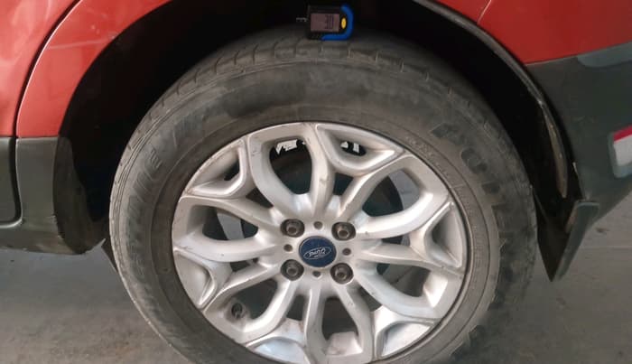 2013 Ford Ecosport TITANIUM 1.5L DIESEL, Diesel, Manual, 1,31,721 km, tyre