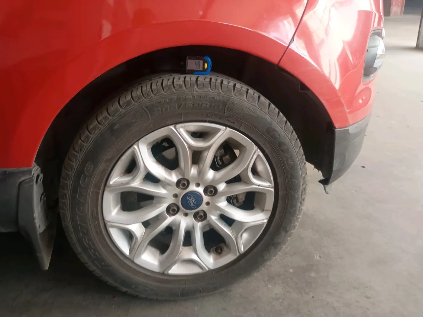 2013 Ford Ecosport TITANIUM 1.5L DIESEL, Diesel, Manual, 1,31,721 km, tyre