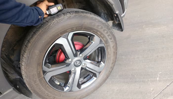 2023 Tata NEXON XZA PLUS LUX SUNROOF RED DARK PETROL, Petrol, Automatic, 27,092 km, tyre