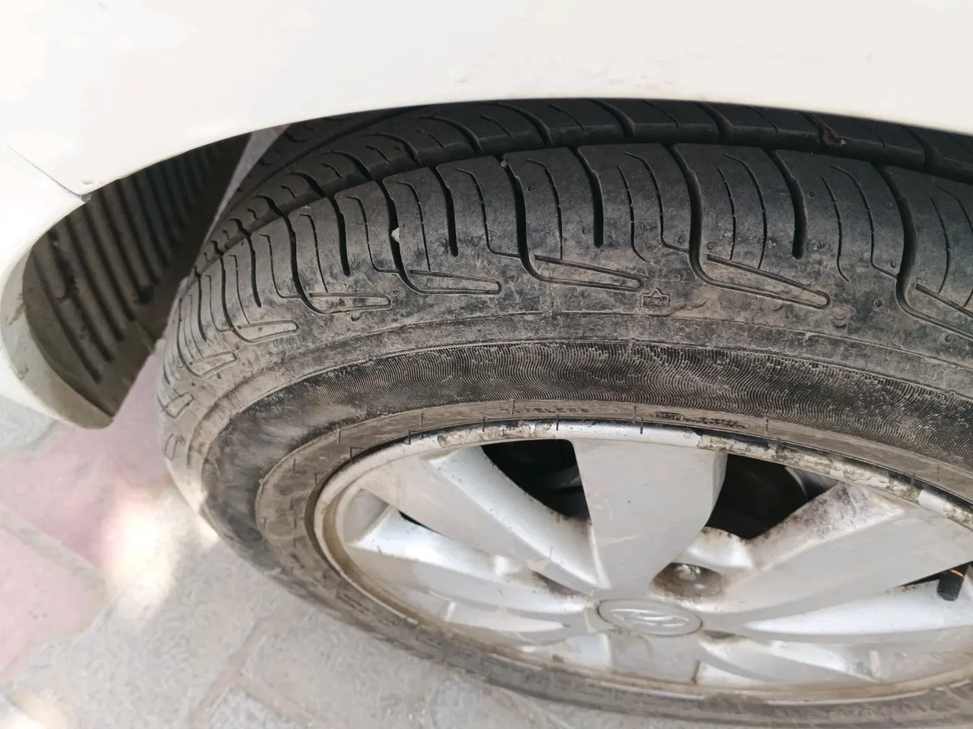 2014 Hyundai i20 ASTA 1.2, Petrol, Manual, 79,801 km, tyre