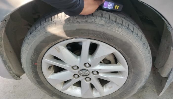2018 Toyota Innova Crysta 2.8 GX AT 8 STR, Diesel, Automatic, 98,799 km, tyre