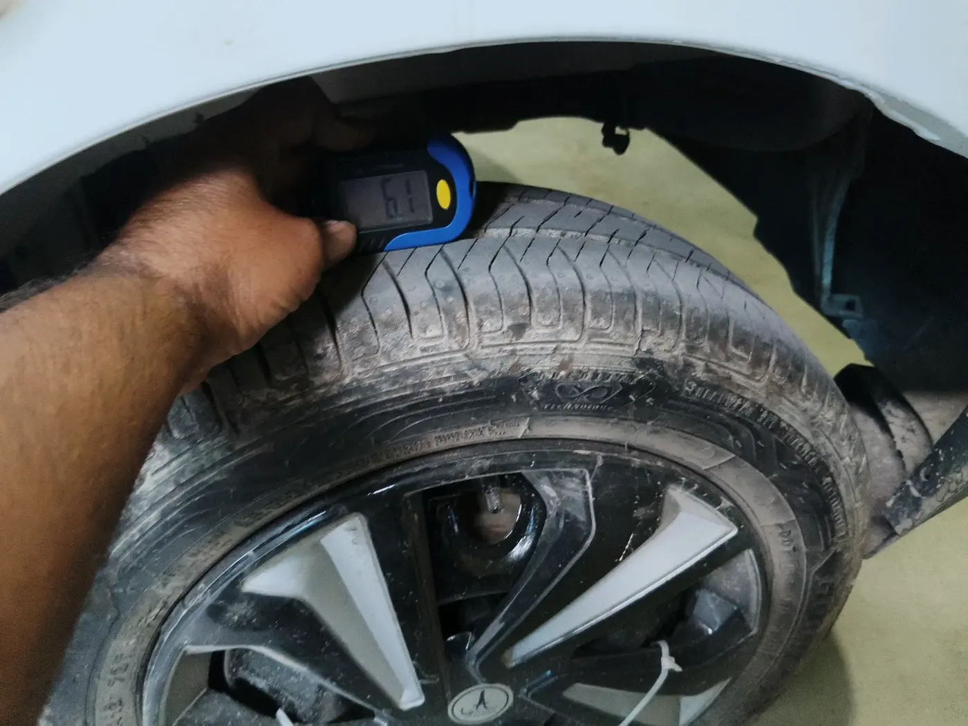 2016 Maruti Alto K10 VXI, CNG, Manual, 1,41,582 km, tyre