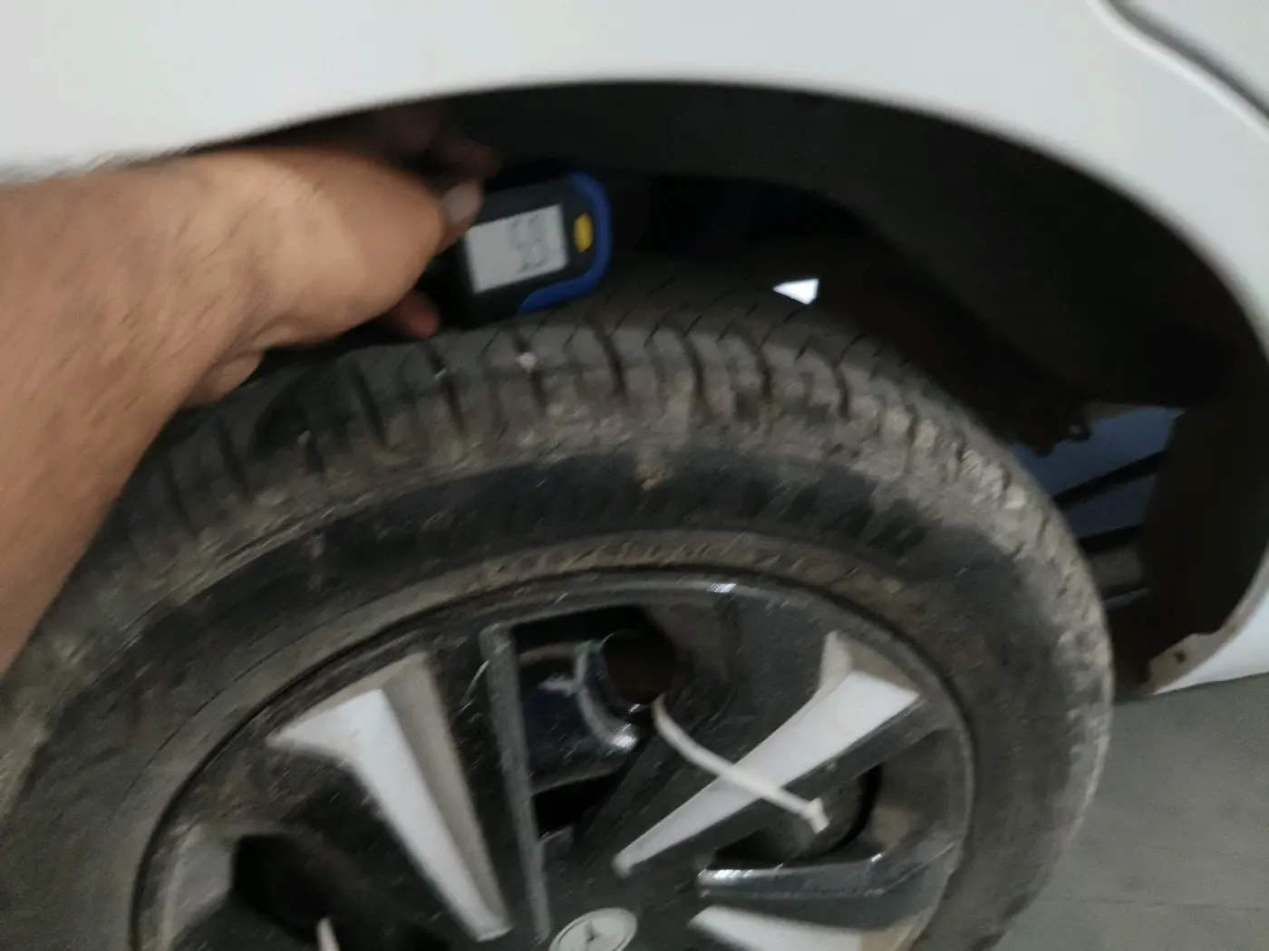 2016 Maruti Alto K10 VXI, CNG, Manual, 1,41,582 km, tyre