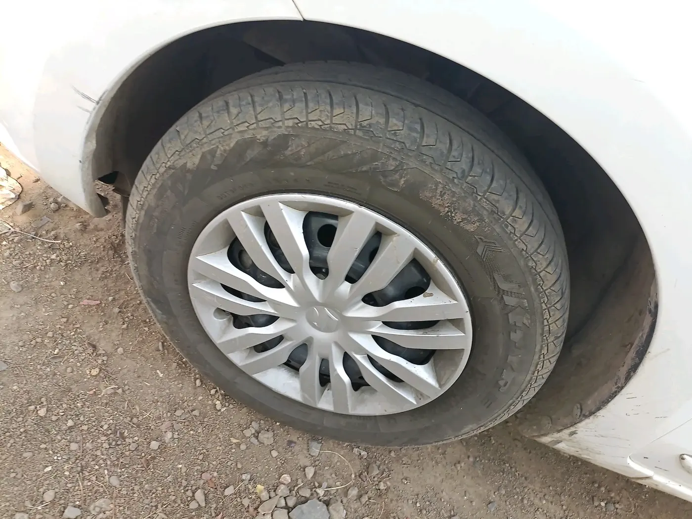 2024 Maruti Dzire VXI, Petrol, Manual, 61,532 km, tyre