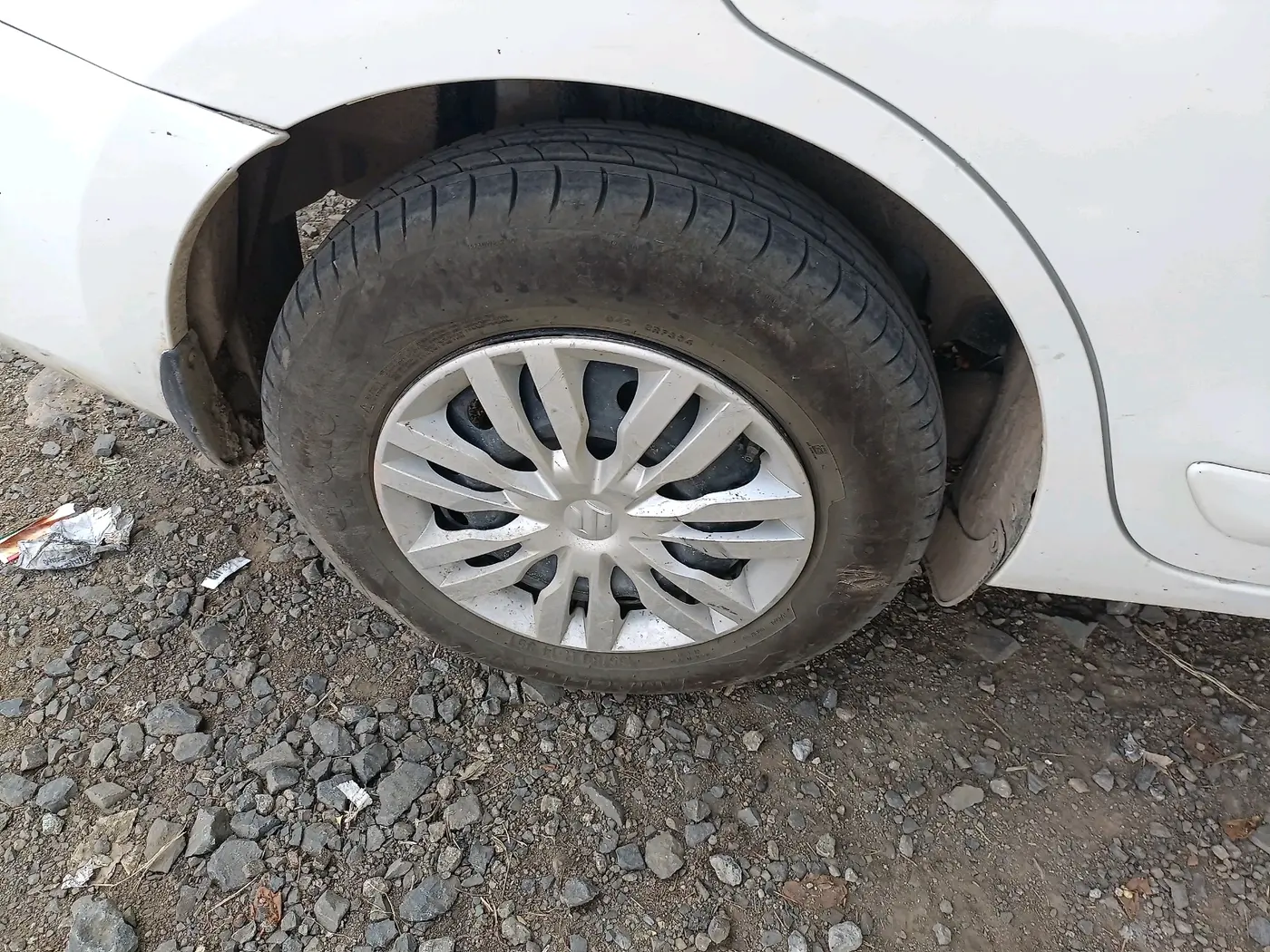 2024 Maruti Dzire VXI, Petrol, Manual, 61,532 km, tyre