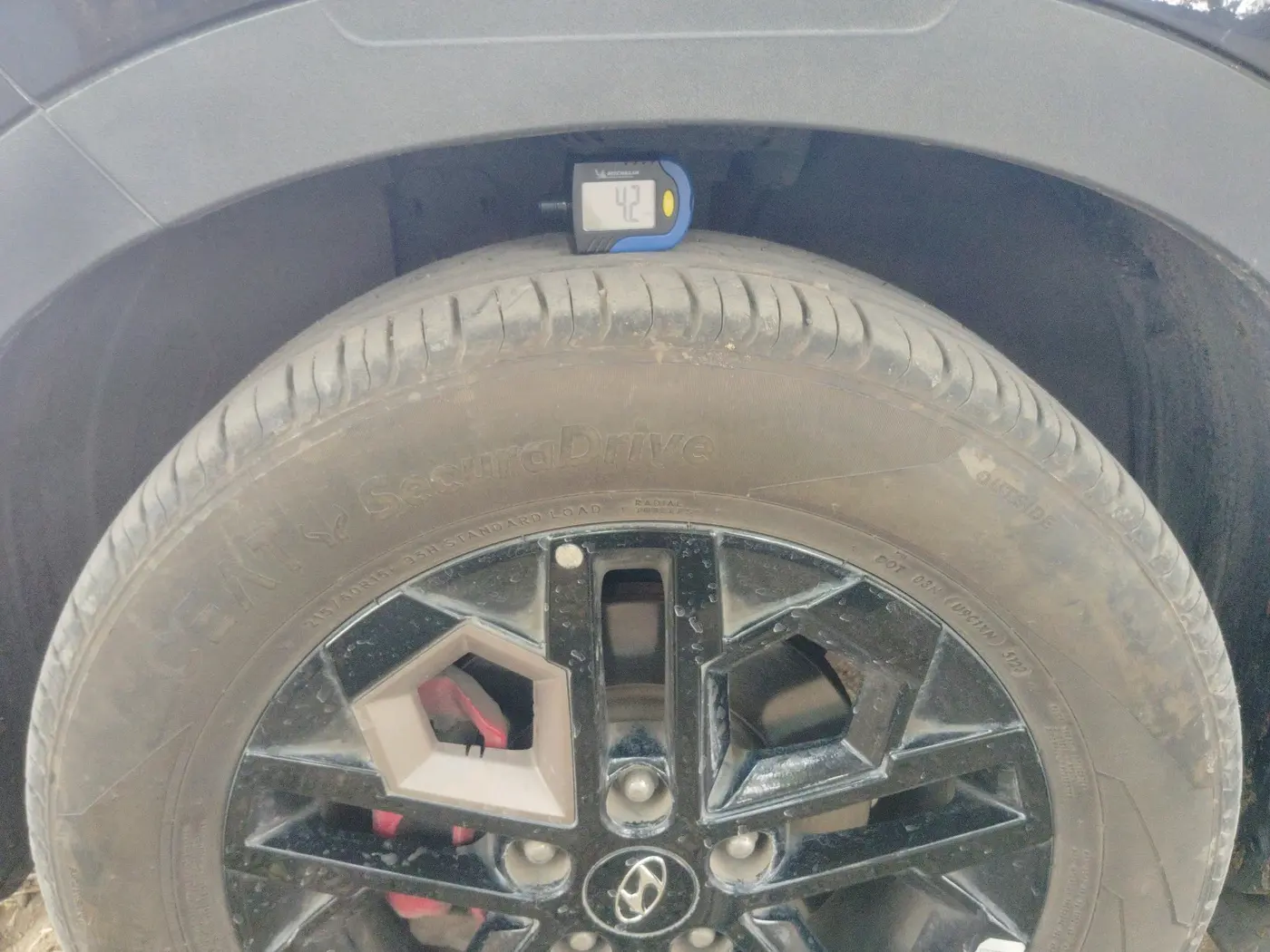 2024 Hyundai VENUE SX(O) 1.0 Turbo DCT Knight Edition, Petrol, Automatic, 24,210 km, tyre