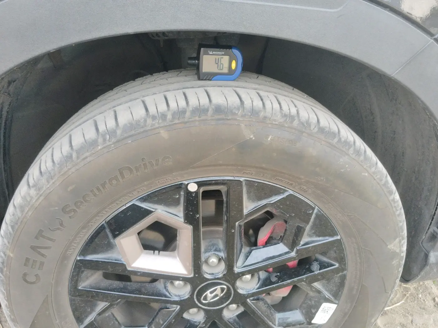 2024 Hyundai VENUE SX(O) 1.0 Turbo DCT Knight Edition, Petrol, Automatic, 24,210 km, tyre