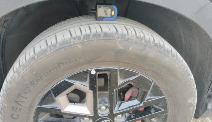 2024 Hyundai VENUE SX(O) 1.0 Turbo DCT Knight Edition, Petrol, Automatic, 24,210 km, tyre