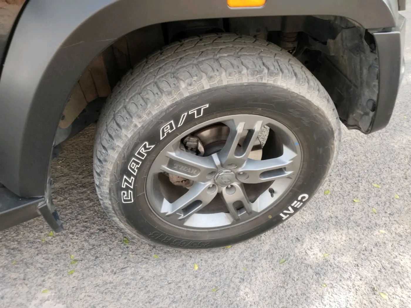2021 Mahindra Thar LX D AT 4WD HT, Diesel, Automatic, 31,002 km, tyre