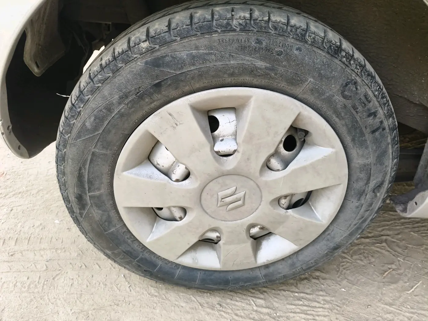 2014 Maruti Wagon R 1.0 LXI CNG, CNG, Manual, 85,828 km, tyre
