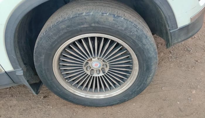 2019 Tata Harrier XM 2.0L KRYOTEC, Diesel, Manual, 1,31,422 km, tyre