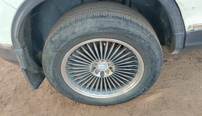 2019 Tata Harrier XM 2.0L KRYOTEC, Diesel, Manual, 1,31,422 km, tyre