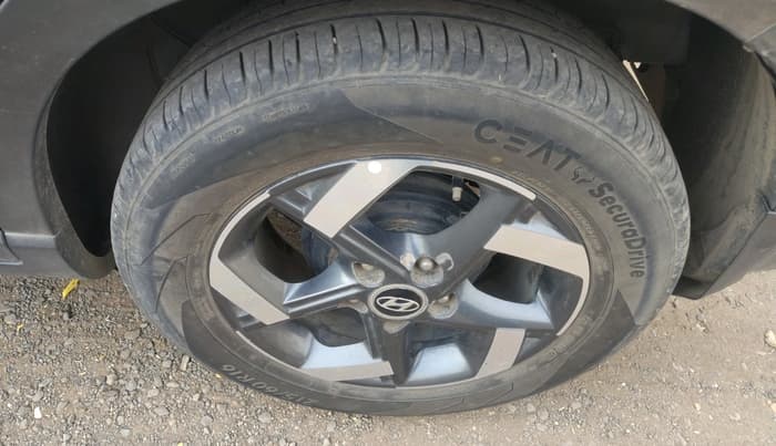 2019 Hyundai VENUE SX(O) 1.4 CRDI, Diesel, Manual, 1,63,918 km, tyre