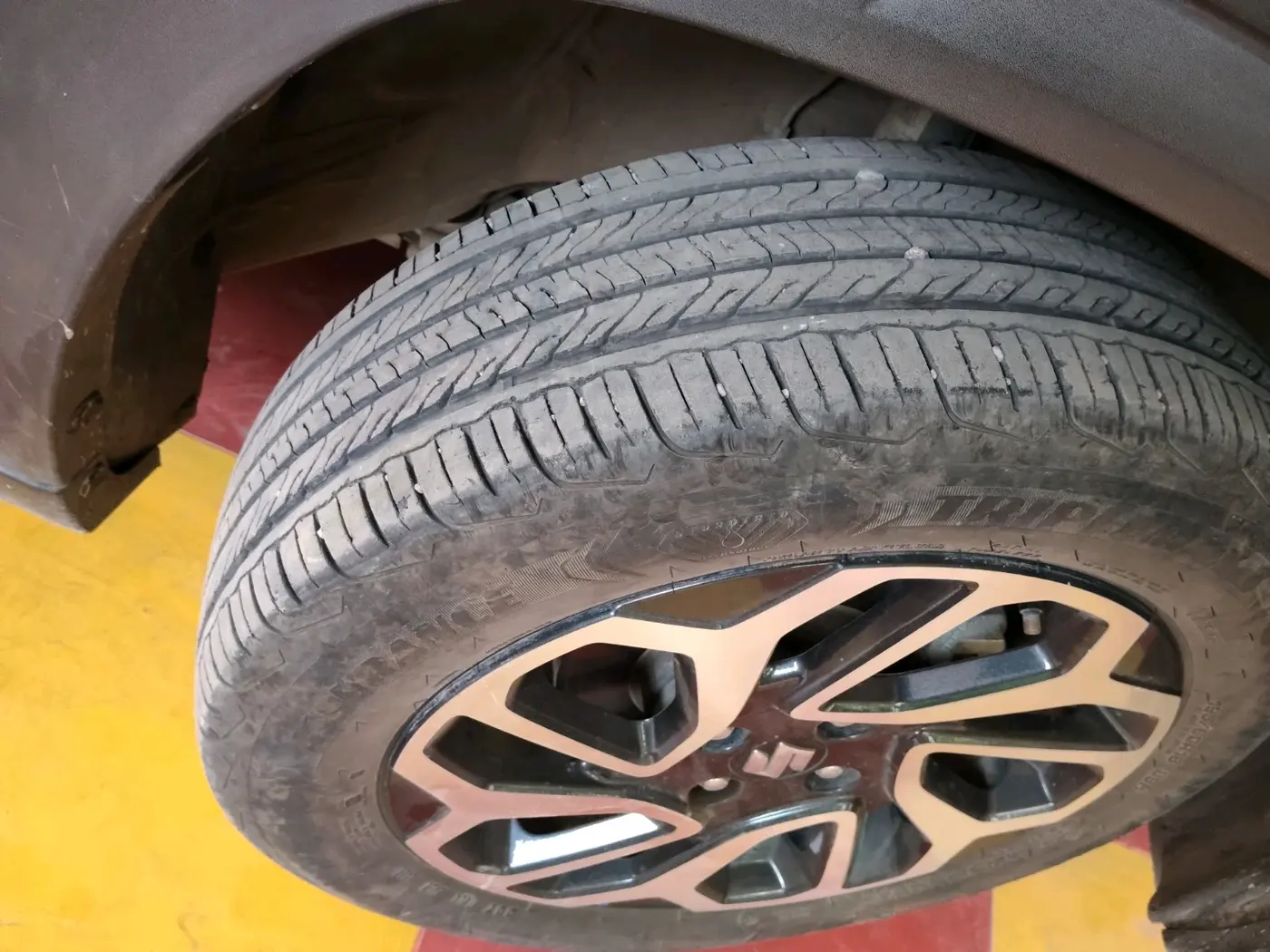 2023 Maruti FRONX ALPHA 1.0 TURBO MT, Petrol, Manual, 25,598 km, tyre
