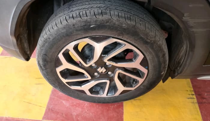 2023 Maruti FRONX ALPHA 1.0 TURBO MT, Petrol, Manual, 25,598 km, tyre