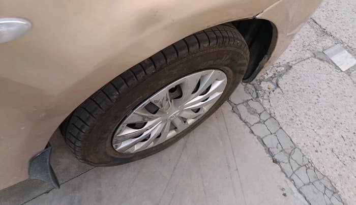 2011 Toyota Etios G, Petrol, Manual, 86,949 km, tyre