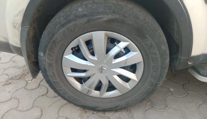 2018 Mahindra XUV500 W6 AT 1.99, Diesel, Automatic, 1,10,899 km, tyre