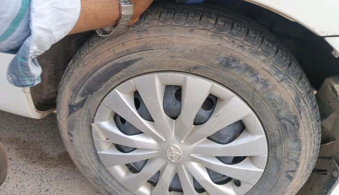 2013 Toyota Etios GD, Diesel, Manual, 24,036 km, tyre