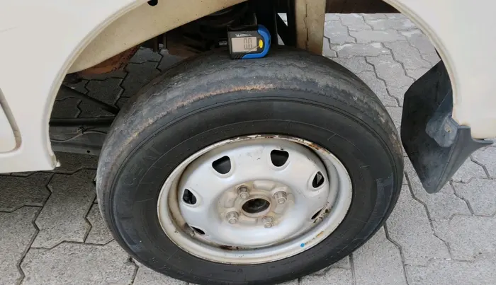 2022 Maruti Eeco 5 STR AC (O), Petrol, Manual, 33,462 km, tyre
