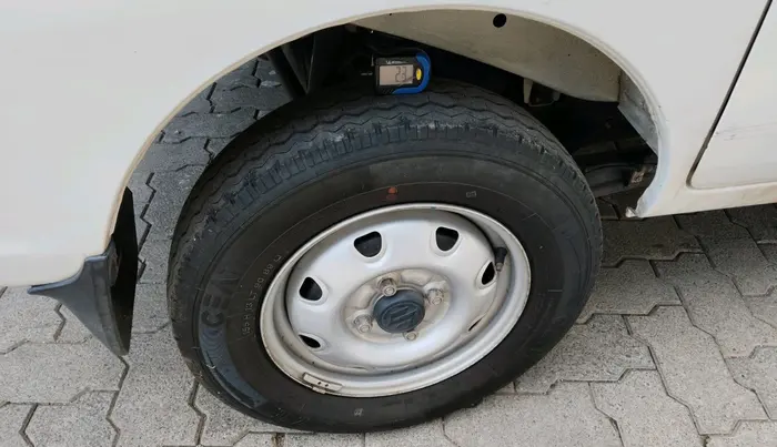 2022 Maruti Eeco 5 STR AC (O), Petrol, Manual, 33,462 km, tyre