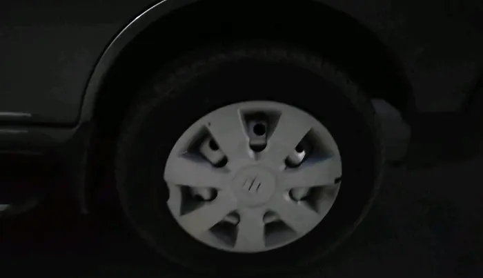 2023 Maruti Eeco 5 STR AC CNG, CNG, Manual, 27,800 km, tyre
