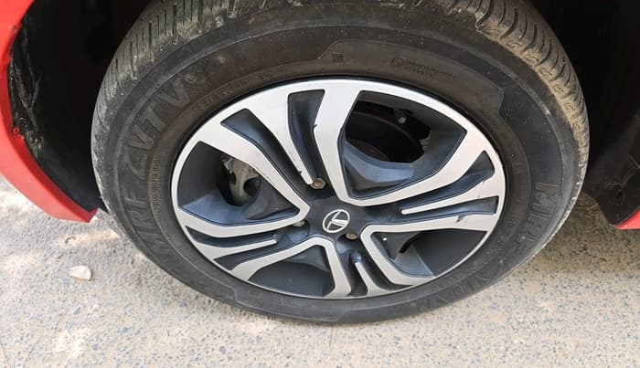 2023 Tata Tiago XTA PETROL, Petrol, Automatic, 16,071 km, tyre