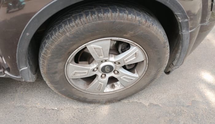 2013 Mahindra XUV500 W8, Diesel, Manual, 1,14,352 km, tyre