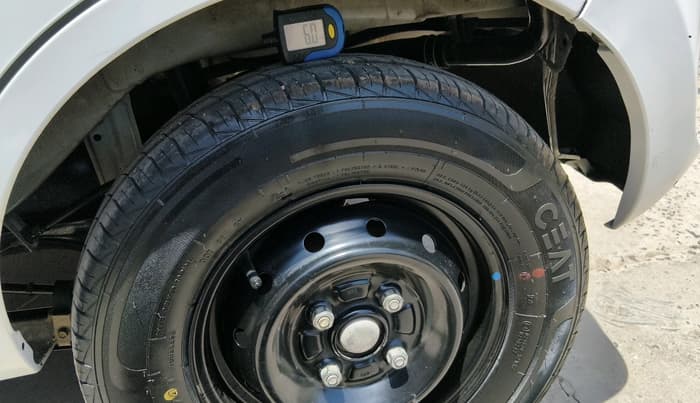 2021 Maruti Alto LXI O, Petrol, Manual, 57,817 km, tyre