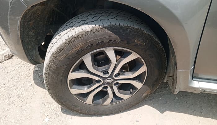2013 Nissan Terrano XL D THP 110 PS, Diesel, Manual, 1,28,977 km, tyre