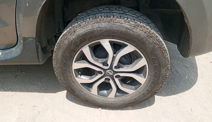 2013 Nissan Terrano XL D THP 110 PS, Diesel, Manual, 1,28,977 km, tyre