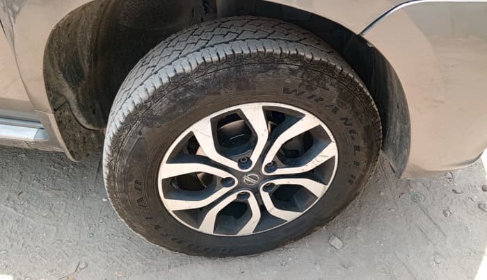 2013 Nissan Terrano XL D THP 110 PS, Diesel, Manual, 1,28,977 km, tyre