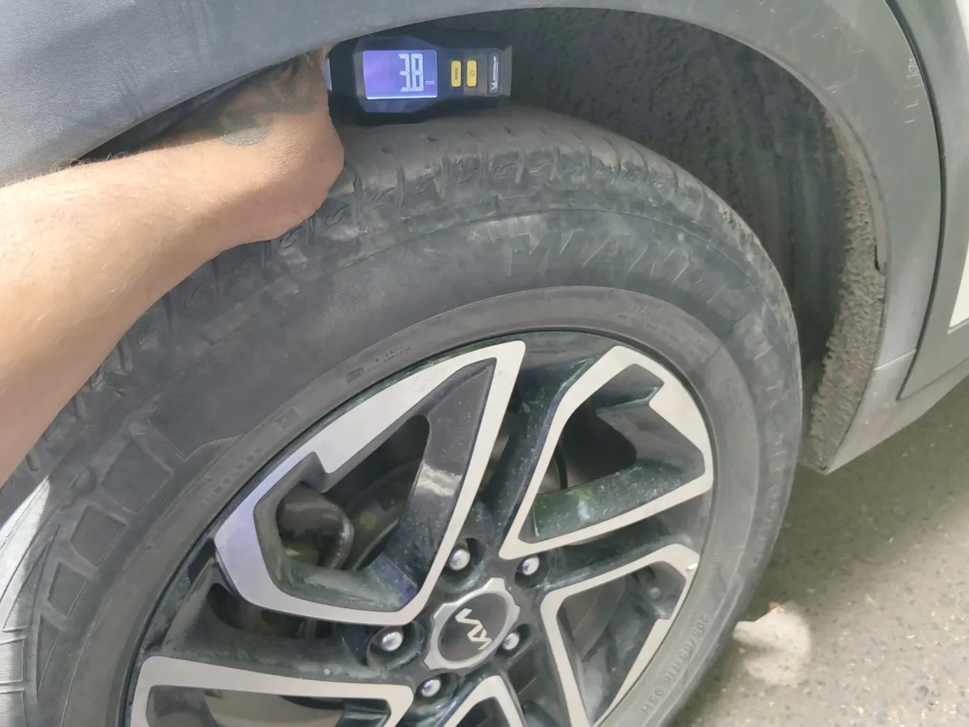 2022 KIA CARENS LUXURY PLUS 1.5 DIESEL AT 6 STR, Diesel, Automatic, 46,133 km, tyre