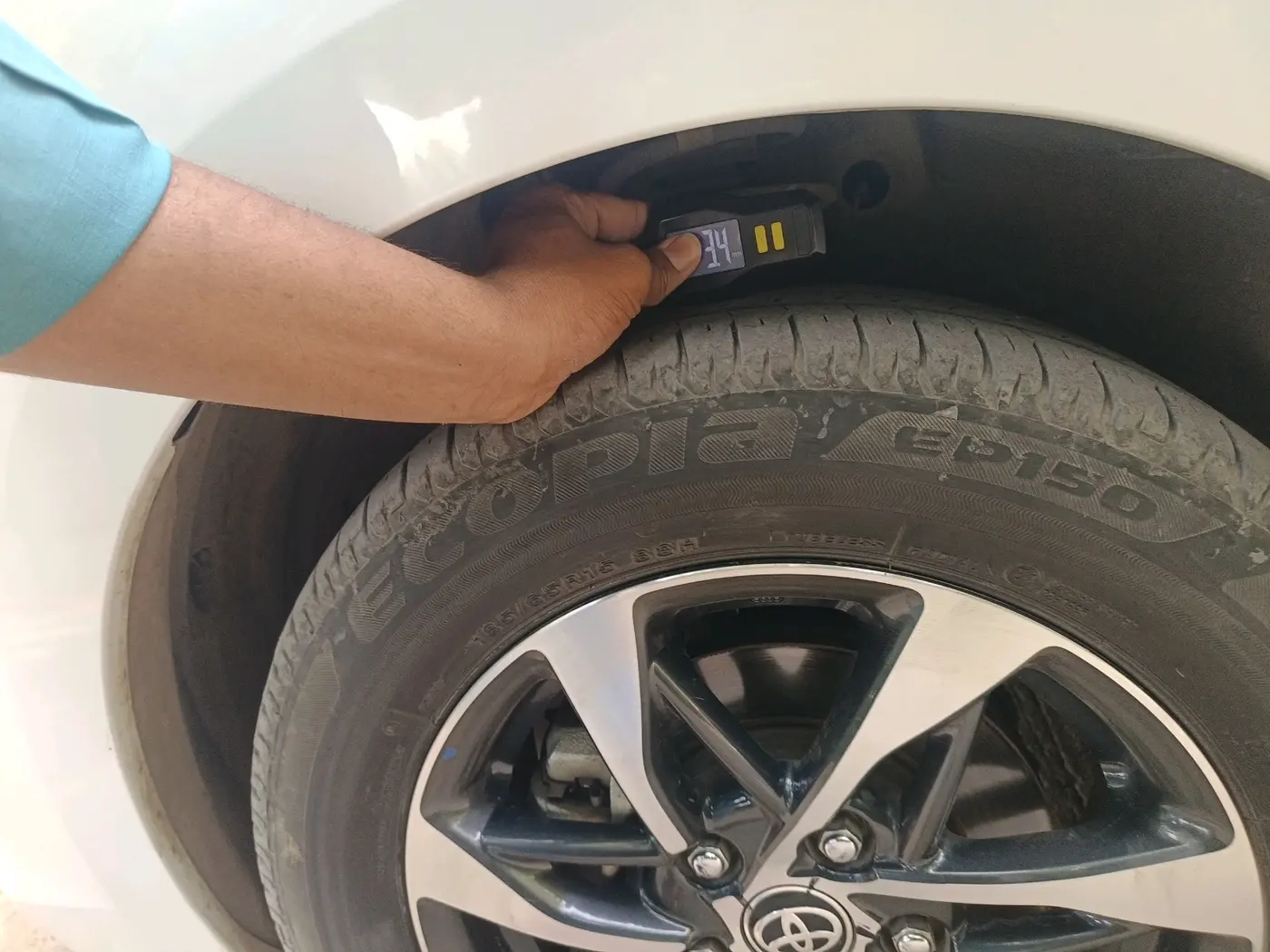 2024 Toyota RUMION V AT , Petrol, Automatic, 33,902 km, tyre