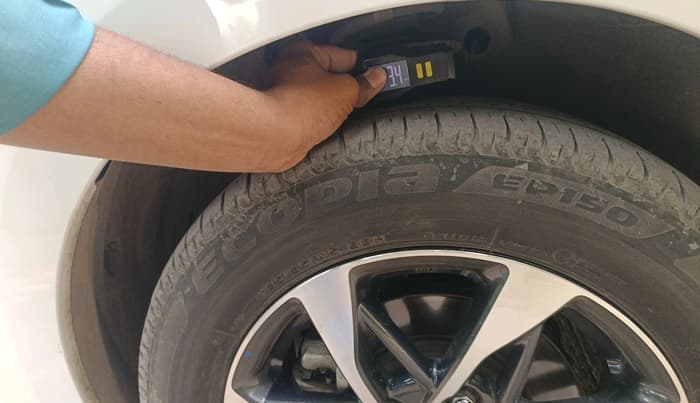 2024 Toyota RUMION V AT , Petrol, Automatic, 33,902 km, tyre