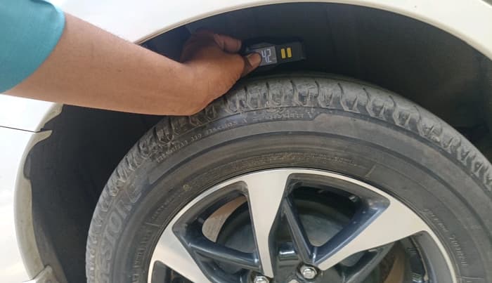 2024 Toyota RUMION V AT , Petrol, Automatic, 33,902 km, tyre