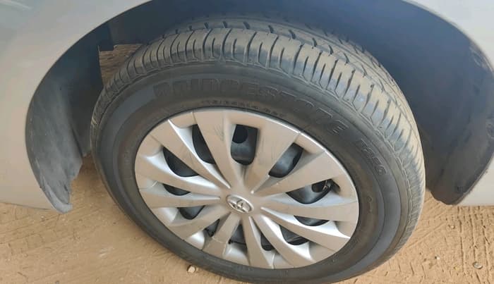 2012 Toyota Etios G, Petrol, Manual, 47,108 km, tyre