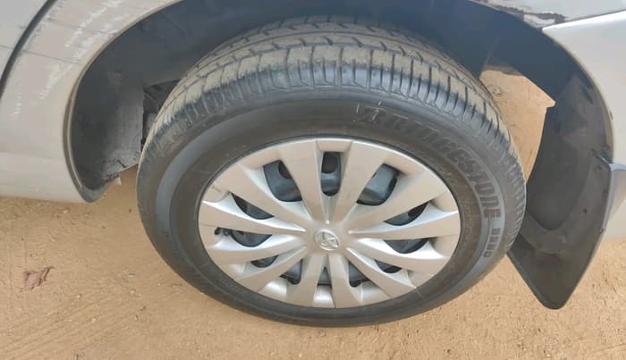 2012 Toyota Etios G, Petrol, Manual, 47,108 km, tyre