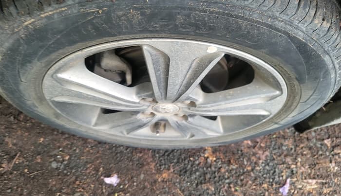2017 Hyundai Verna 1.6 VTVT SX, Petrol, Manual, 76,666 km, tyre