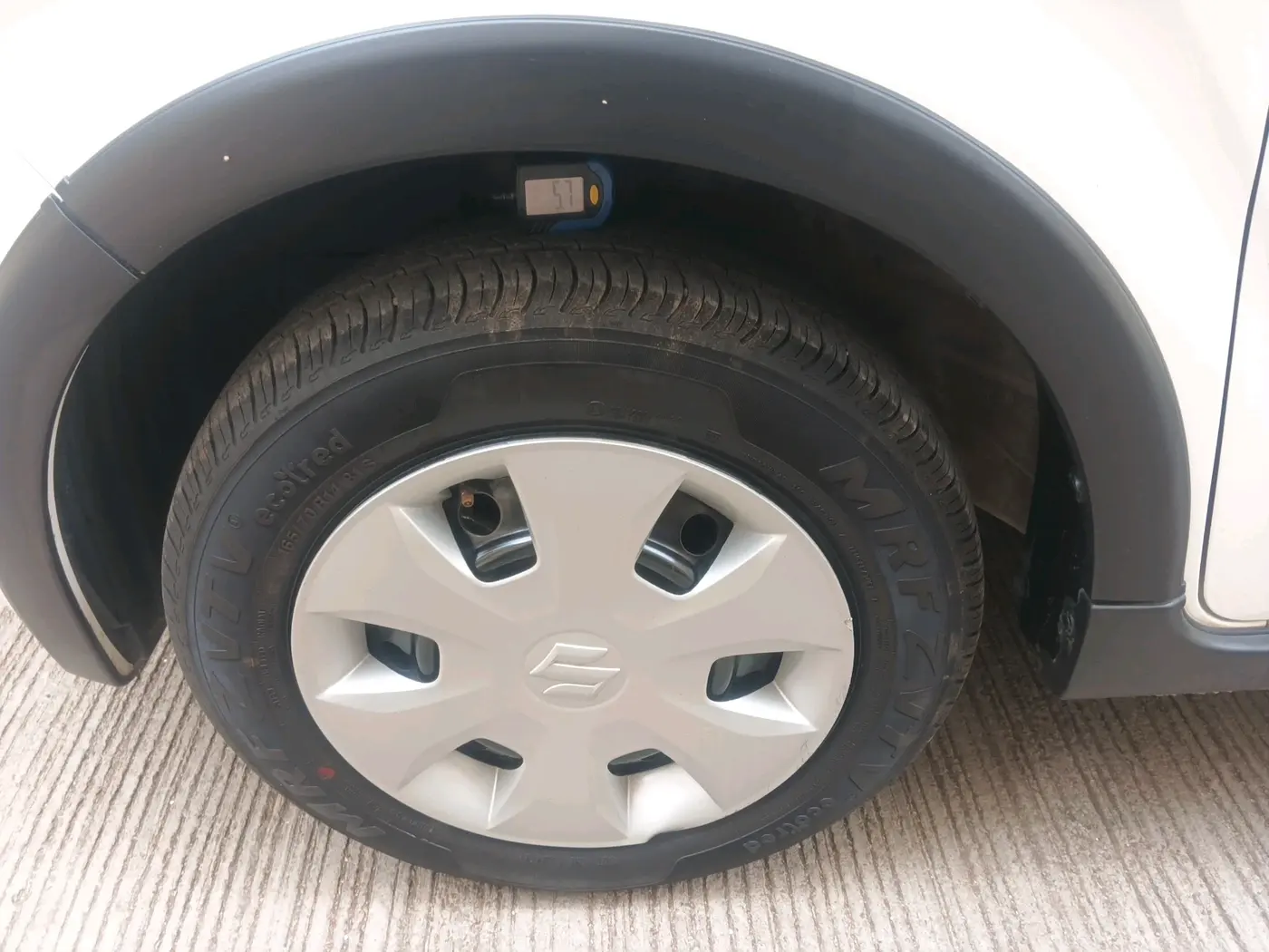 2025 Maruti New Wagon-R VXI 1.0 AMT, Petrol, Automatic, 8,496 km, tyre