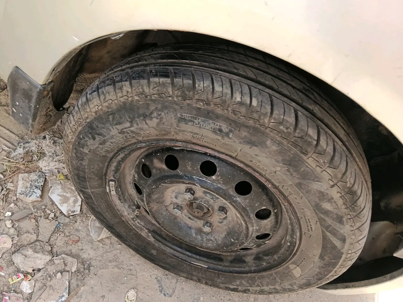 2011 Maruti Ritz LXI, CNG, Manual, 90,709 km, tyre