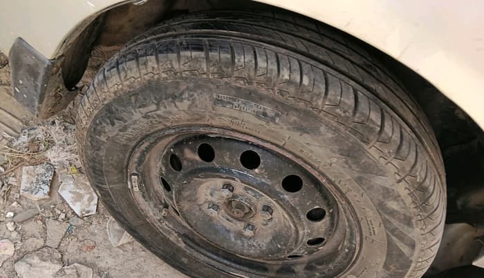 2011 Maruti Ritz LXI, CNG, Manual, 90,709 km, tyre
