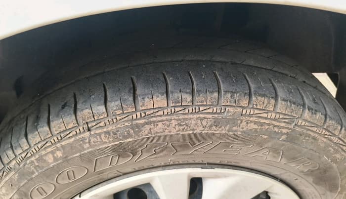 2018 Maruti Swift VXI, Petrol, Manual, 77,492 km, tyre