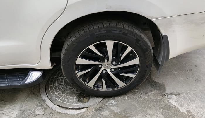 2022 Toyota Innova Crysta 2.4 ZX AT 7 STR, Diesel, Automatic, 90,460 km, tyre